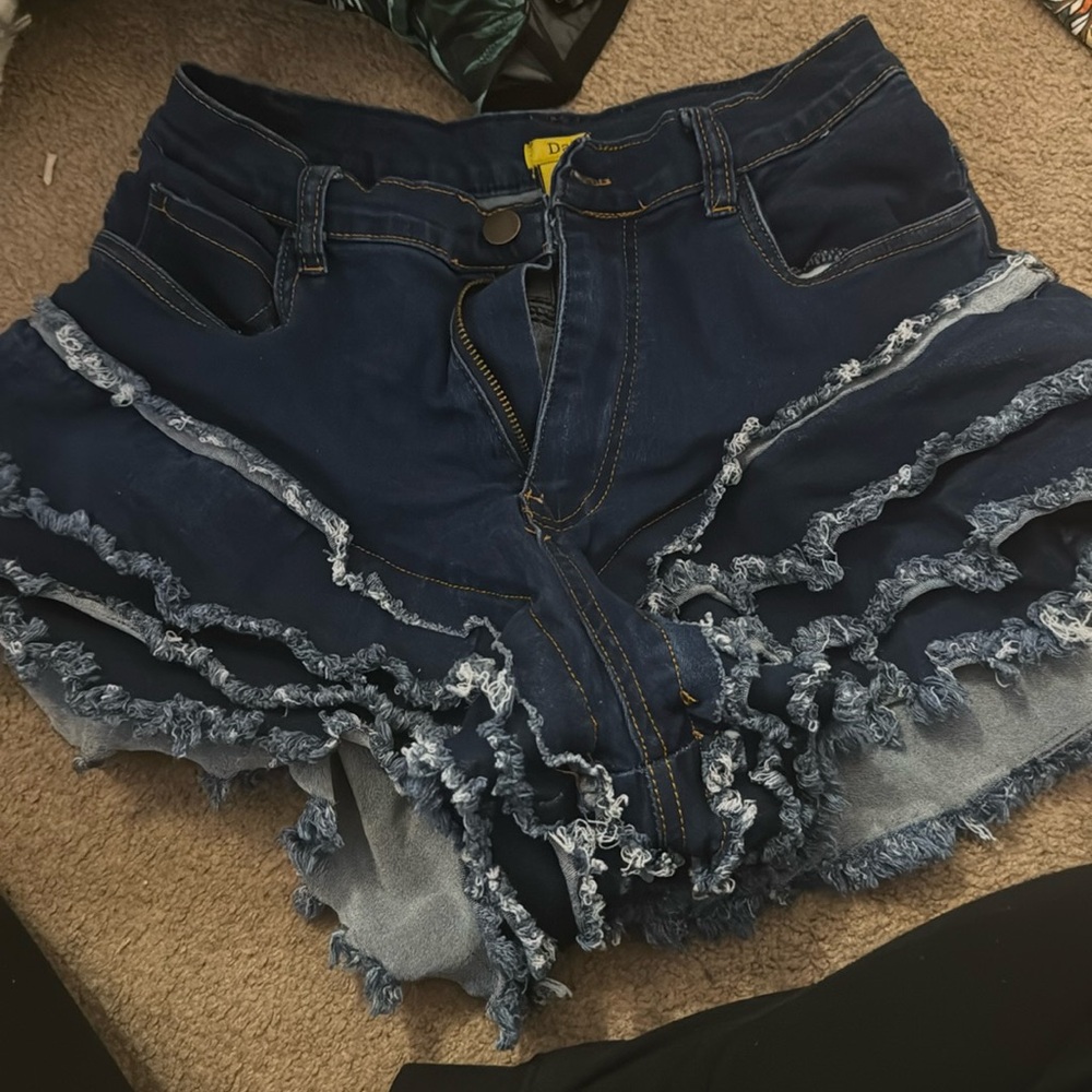 Ruffle shorts